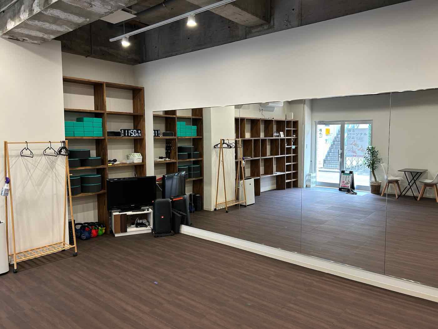 FLATTE 梅ヶ丘店の店内